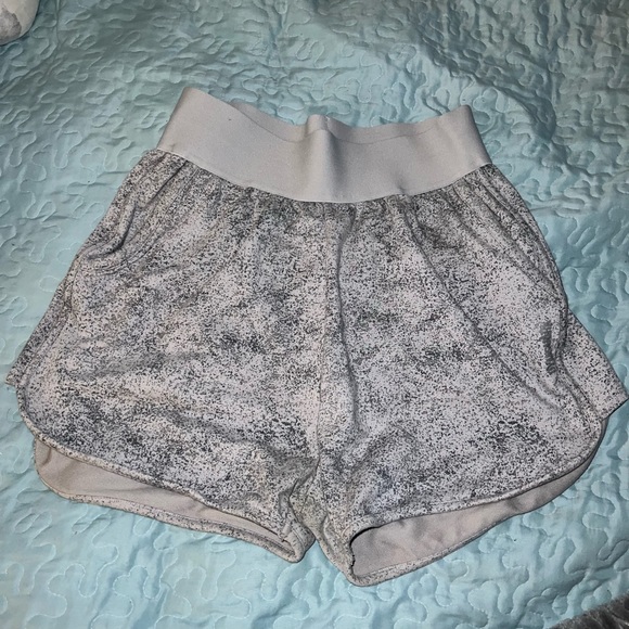 Gymshark shorts - Picture 1 of 3